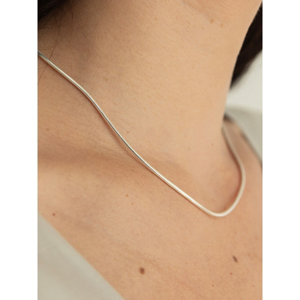 Sleek Necklace