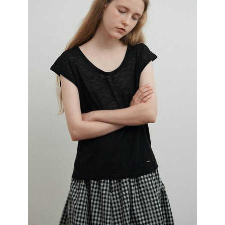 얀13 BACK OPEN HALF KNIT_BLACK