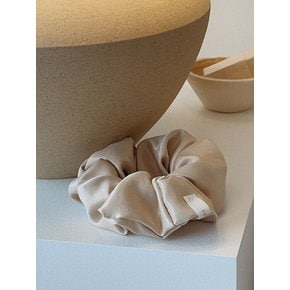 Glossy Satin Scrunchies [Beige]