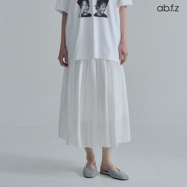 ab.f.z [ab.f.z/신상] 펀칭 레이스 허리밴딩 플레어 롱 스커트 (AFZ5MS43A)