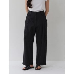 Adjuster one tuck pants_black