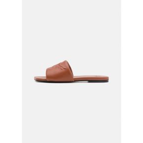 4410804 MCM FLAT - Mules coconut shell brown