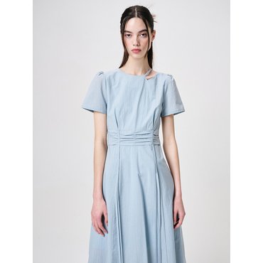 에트몽 Neck Cut-Out Shirring Dress, Sky Blue