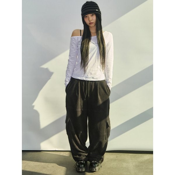 R LOGO FLEECE CARGO PANTS [BLACK]