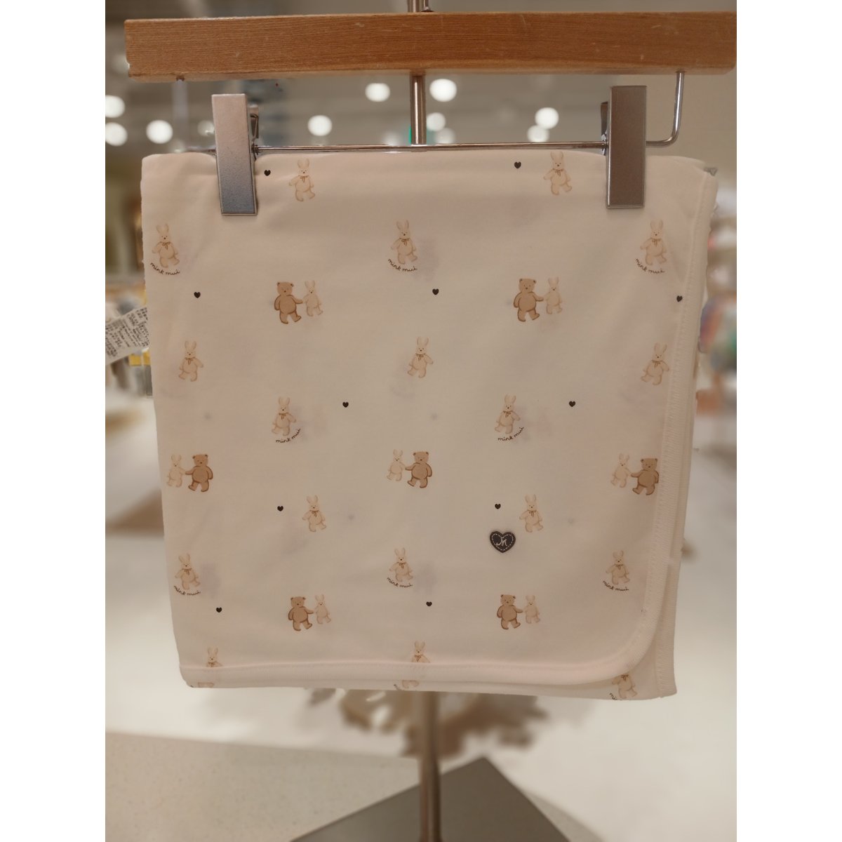 확대된 대표 .