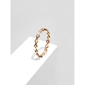 Rhombus ring