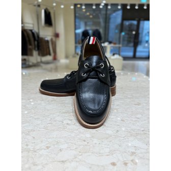 톰브라운 [부산점] 남성 비텔로 카프 레더 보트 슈즈 MFD251A-05584-001