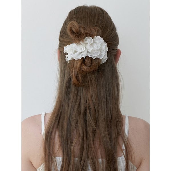 airy blooming scrunch - cream