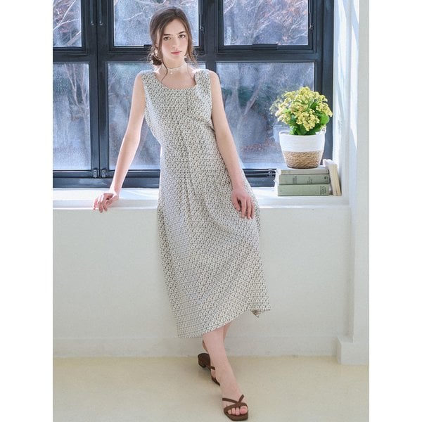 Pintuck pattern dress - Cream