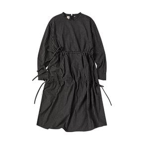 W LONG SLEEVE CHECK ONE-PIECE [BLACK]