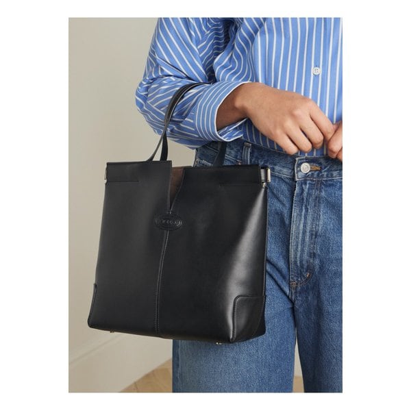 디아이 백 폴리오 엠보싱 가죽 토트 블랙 1647597354207869