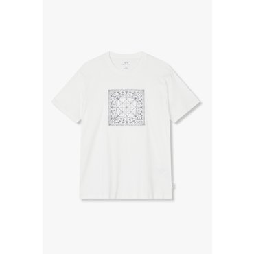 ARMANI EXCHANGE AX 남성 페이즐리 패치 크루넥 티셔츠-  오프 화이트(A415130041)