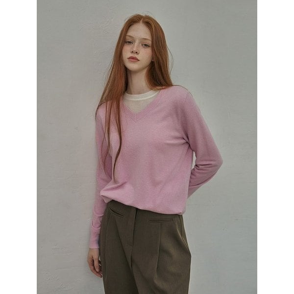 러브 휴잇 소프트 브이넥 니트