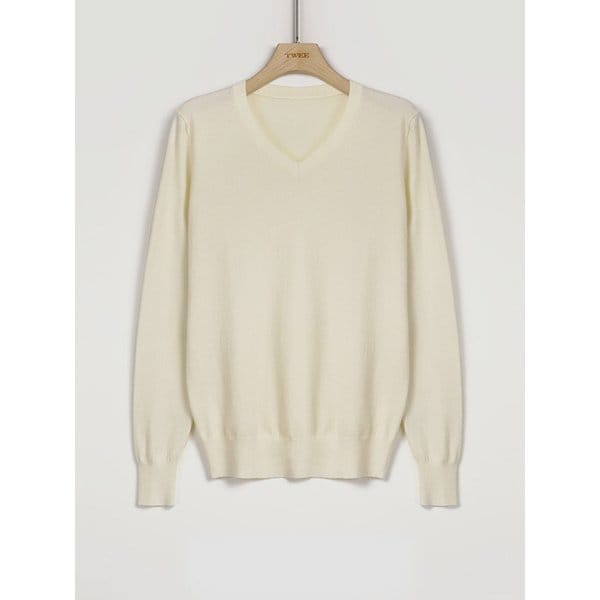 러브 휴잇 소프트 브이넥 니트