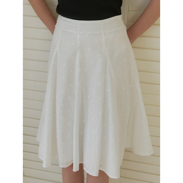 Sora flower laced skirt (white)