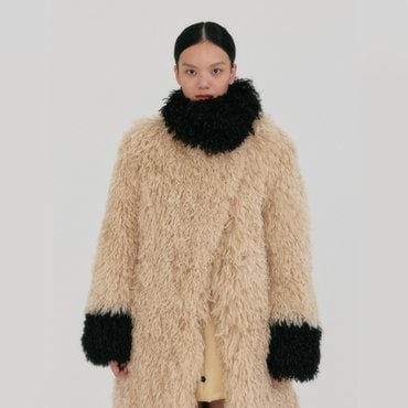 EENK ZUFFIEA Fluffy Funnel Neck Coat - Beige
