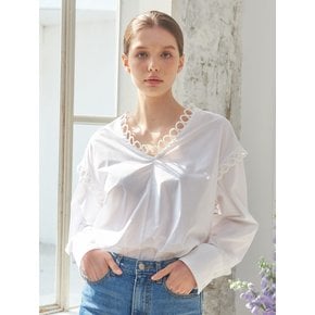 planet-97 V lace neck blouse_white