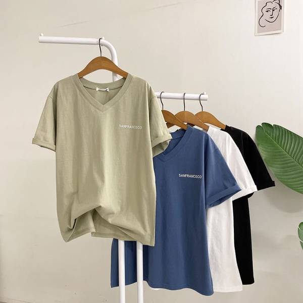 확대된 대표 채런 브이넥 자수 레터링 반팔 티셔츠 4color
