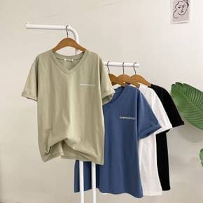 채런 브이넥 자수 레터링 반팔 티셔츠 4color