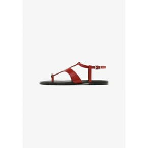 5065954 Massimo Dutti FLAT WITH EMBELLISHMENT - T-bar sandals red