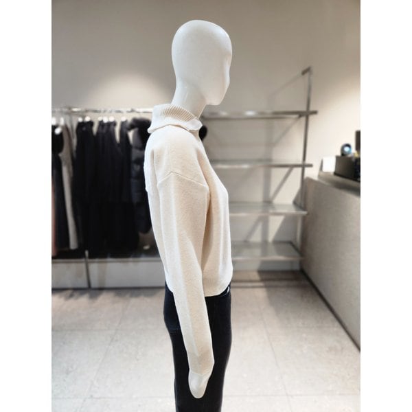 [여주점] [나이스클랍] 뒷판 부클 포인트 카라 니트 집업 A254PWKA26
