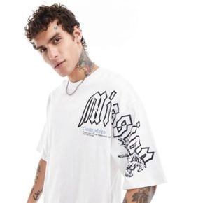 4884011 Bershka placement printed t-shirt in white