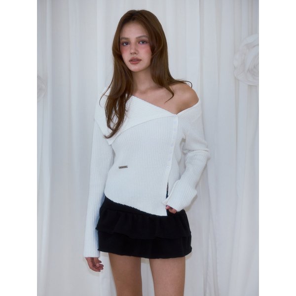 Unbalance Collar Button Knit [Ivory]