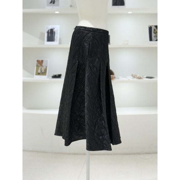 [여주점] 여성 지오메트릭 퀼팅 플레어 롱스커트 (L254PSD044)