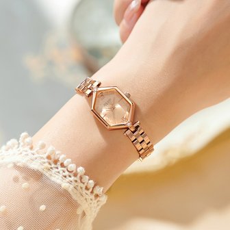 3. 쥴리어스 여성시..