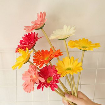2. 인공 거베라 꽃..