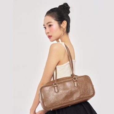리끌로우 SIO BAGUETTE BAG BROWN