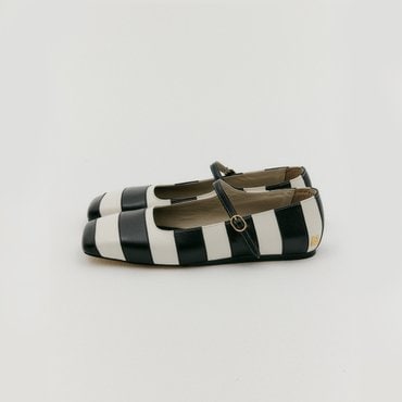 EENK Square Toe Color Blocked Mary-Jane Flats - Ivory/Black