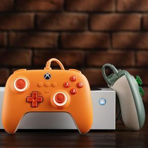 Xbox XS/Xbox One / PC 지원 8BitDo Ultimate C Wired Controller for Dark Orange -