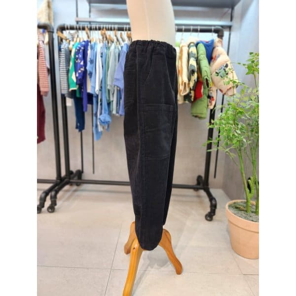 [파주점] (BK)마이어나더스토리-코듀로이빅포켓팬츠  74C1G41004