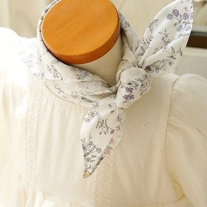쪼꼬미랑 토끼가 가꾸는 작고 예쁜 정원에서 - 아기 애니멀 스카프