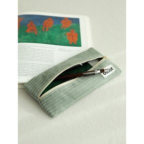 flat pencil case - corduroy warm mint (middle zipper)