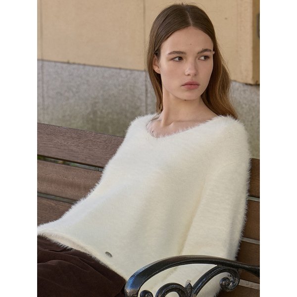 소프트 헤어리 딥브이 니트 아이보리 VW625