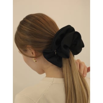 하스 LV028 Gold pendant silk scrunchie