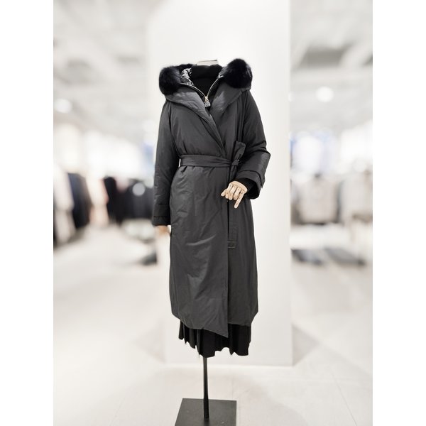 [파주점] [더아이잗컬렉션]폭스퍼 후드 롱 구스다운 점퍼 CPCA2PD721