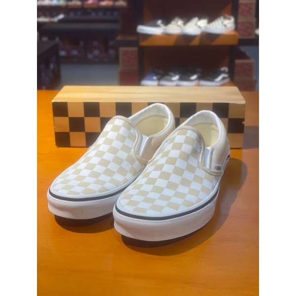 [여주점] (남여공용) 스니커즈 클래식 슬립온 COLOR THEORY CHECKERBOARD (베이지) (VN000D6YCHW)