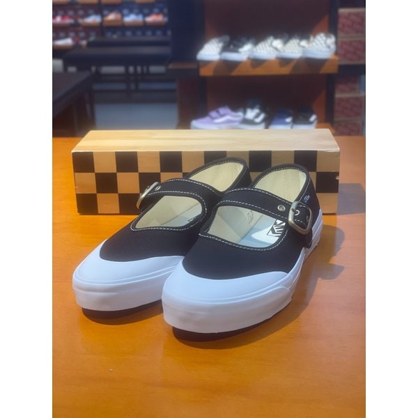 [여주점] (남여공용) 스니커즈 메리제인 Mary Jane (블랙 화이트) (VN000CRR6BT)