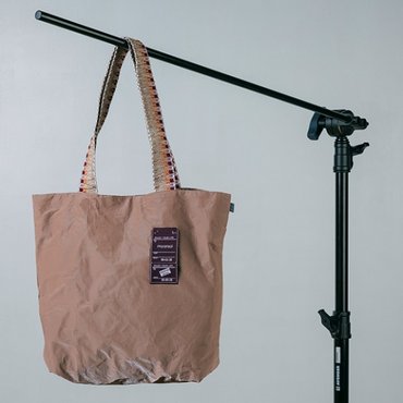 미야앤솔 가벼운 방수성 타이벡소재 데일리숄더에코백 밀크모카컬러 모카롱핸들