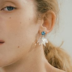 White bunch Earring