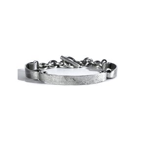 SEWN SWEN SILVER LINE SCRATCH BRACELET