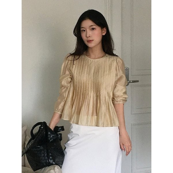 [수정 PICK]Q Flowy Front Tuck Flare Blouse_Vanilla