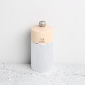4. 푸조 라인 내추..