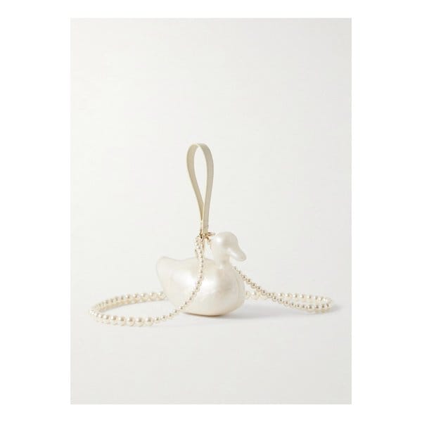 덕 인조 진주 장식 가죽 트리밍 아크릴 클러치 화이트 1647597359693815