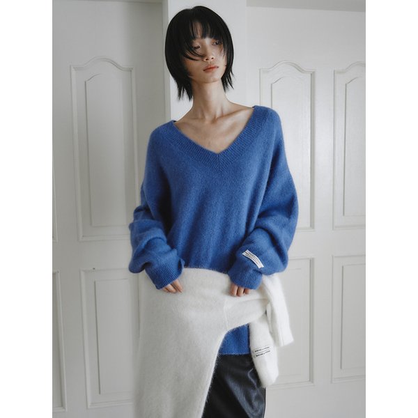 Loose-fit Angora V-neck Knit_BLUE