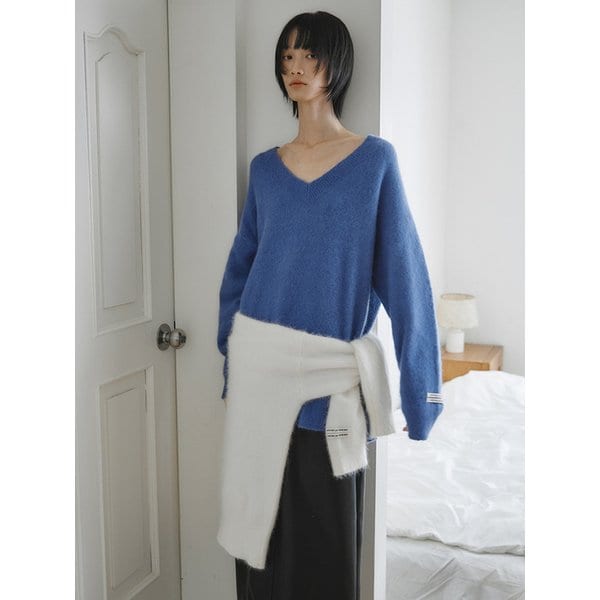 Loose-fit Angora V-neck Knit_BLUE
