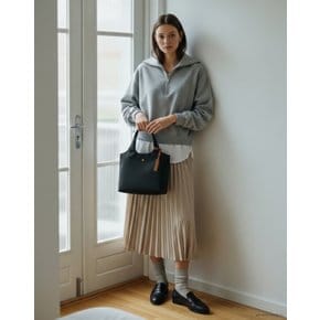 [25FW] [스테디셀러] 블랙 로고장식 나일론 토트백 WIBA5F714BK